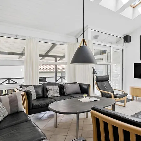 Stunning In With Sauna Сasa de vacaciones *